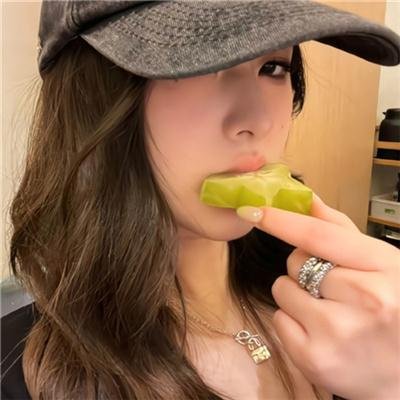 吉普车中的四人